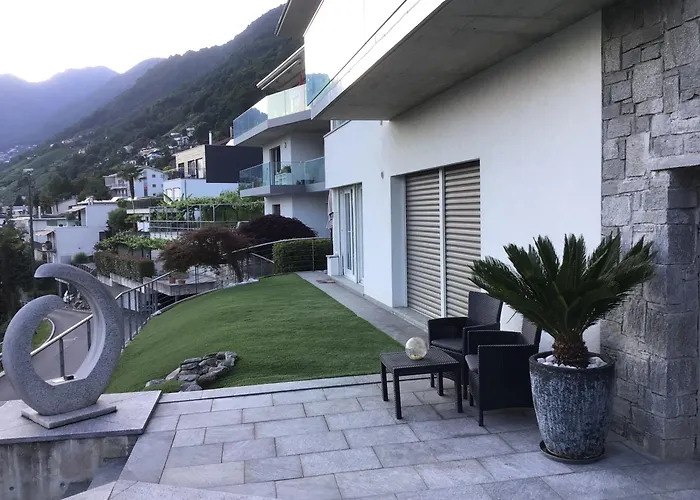 Moderno Bilocale Vista Lago Maggiore